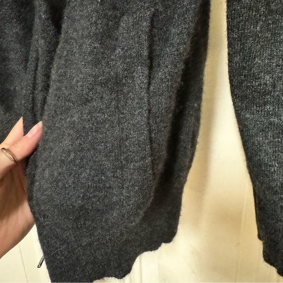 Neiman Marcus Cashmere zip up Hoodie, - Picture 4 of 10